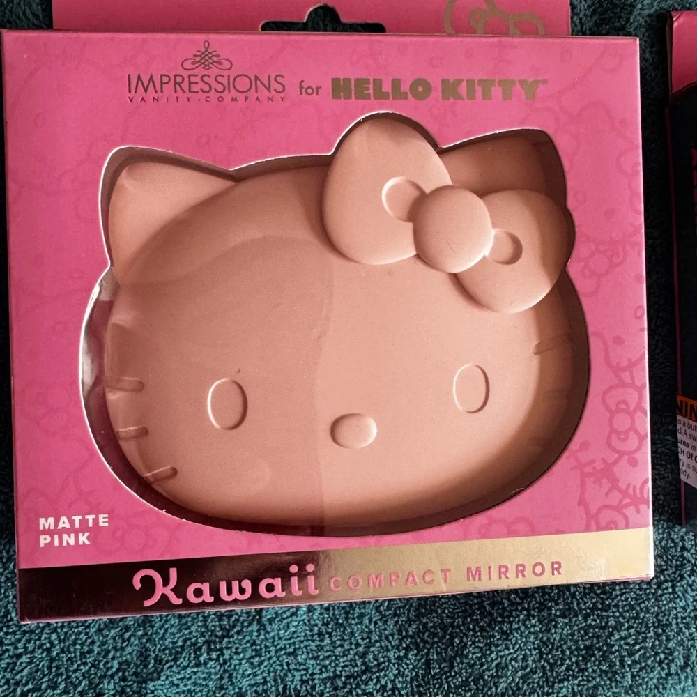 Hello Kitty Kawaii Compact Mirror - Soft Purple